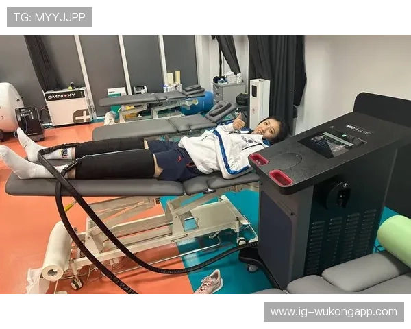 丁霞训练完直接拎爱马仕去夜市撸串 丁霞训练完直接拎爱马仕去夜市撸串